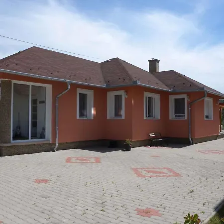 Casa de Férias In 20188 Balatonszentgyorgy
